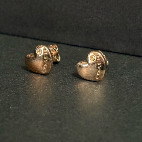 Heart-Shaped Rose Gold Earrings - Picture 2 of 3